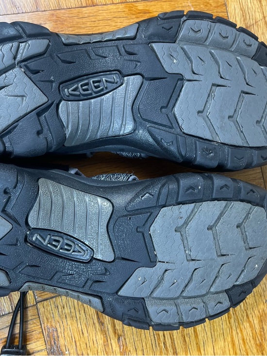 KEEN Sandals Mens 10.5 Black Newport H2 Waterproof Hiking Sport 1029063 Grey